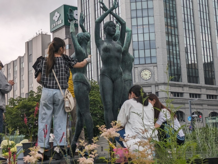大内青圃 テラコッタ彫刻 龍女献珠 置物 共箱 テラコッタ彫刻 大内青圃作 龍女献珠 置物 共箱