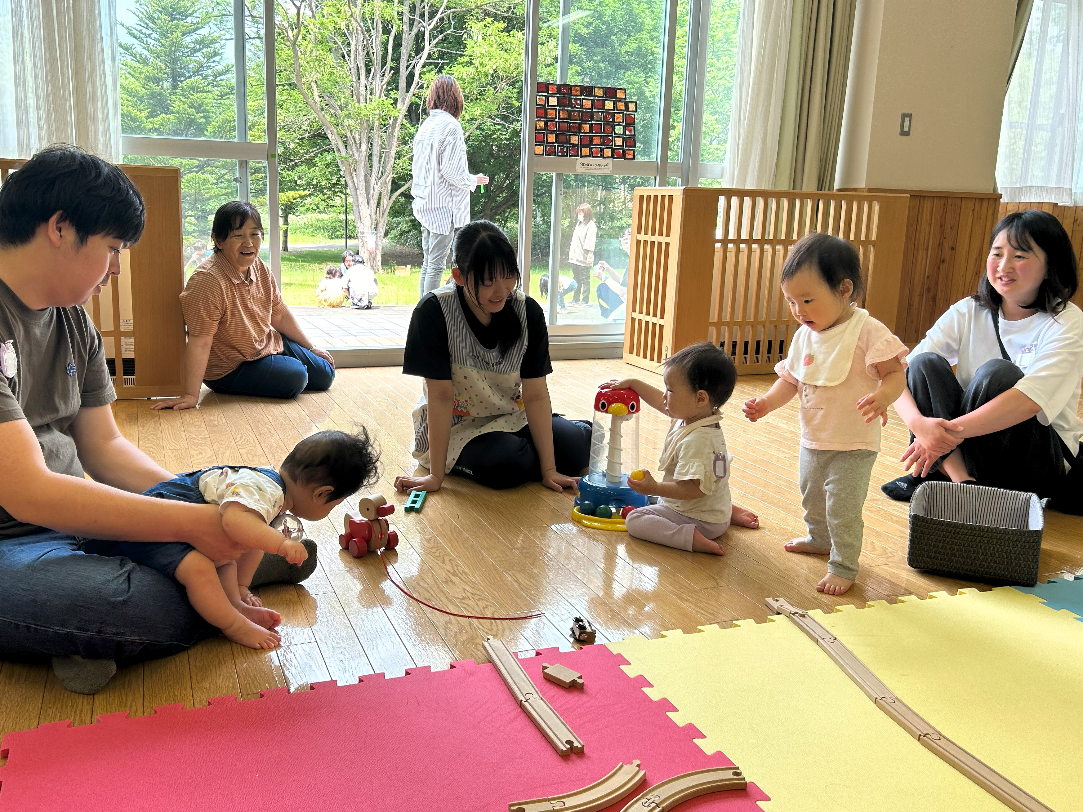 【2025大学HP】お手てつないで6月③.JPG