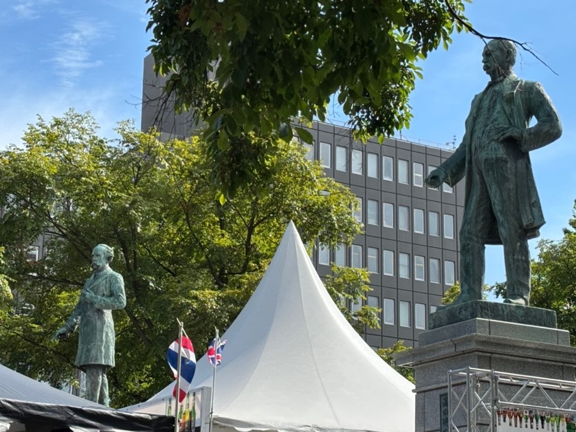 今年も磨きました! 文総ちょうこくみがき隊（3） | お知らせ | 藤女子