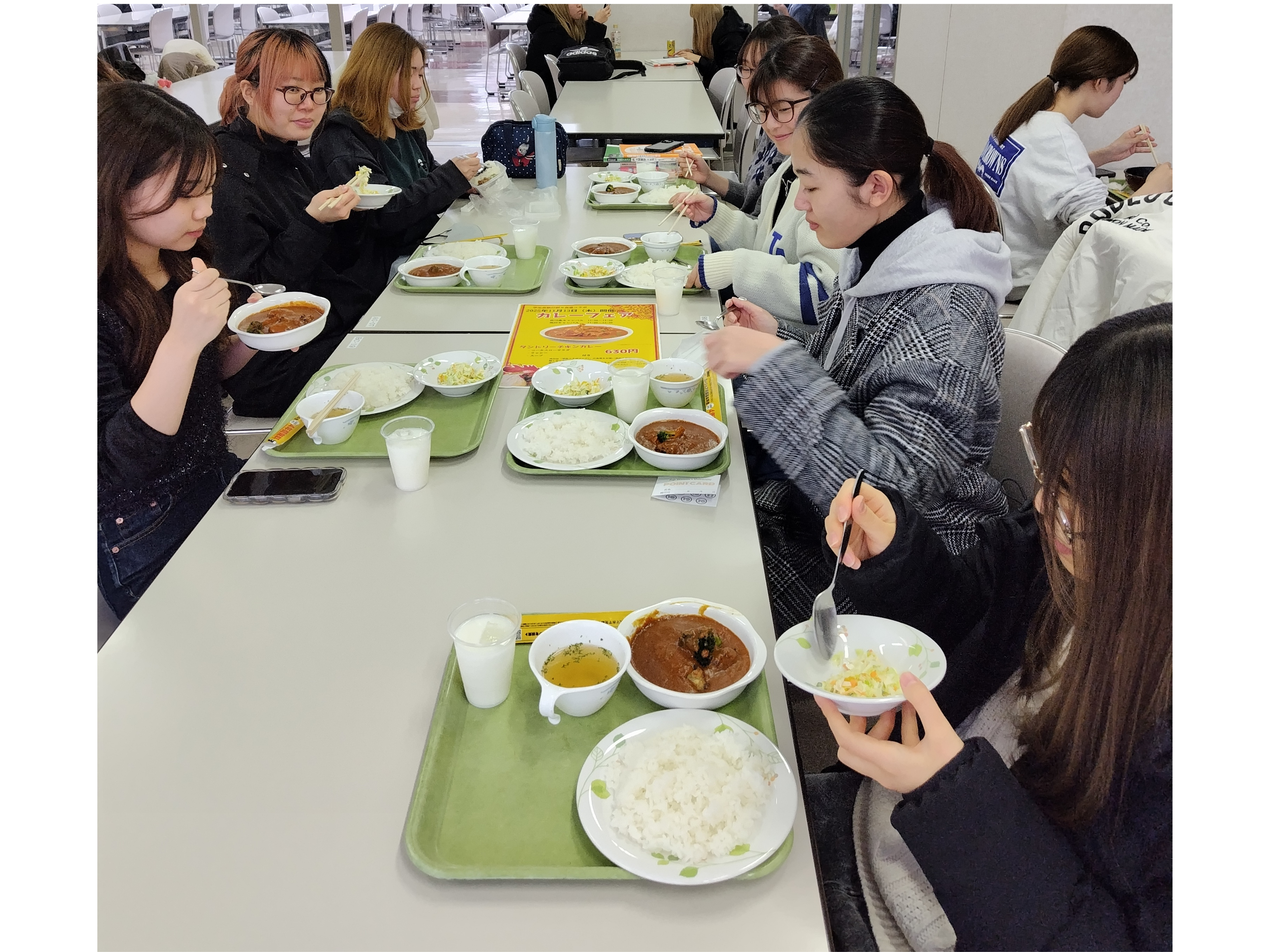 皆で美味しく食事