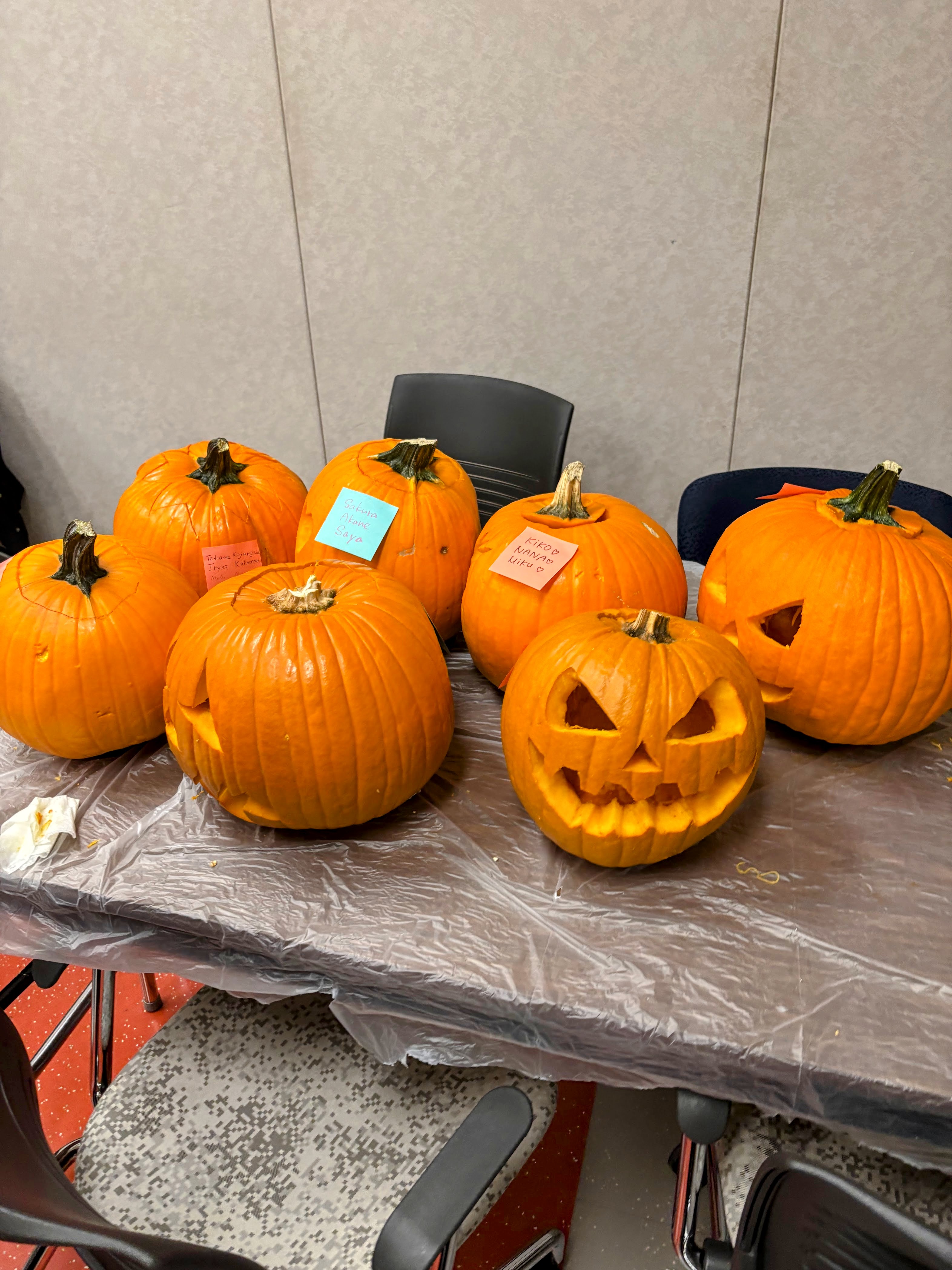 アクティビティー_Pumpkin Carving.jpg