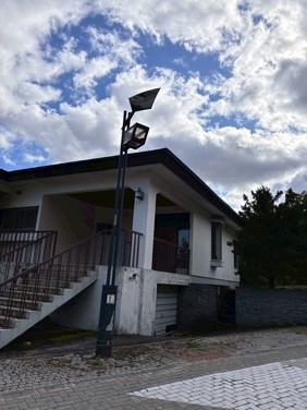 ■粘土のかきべらをモチーフにした街灯