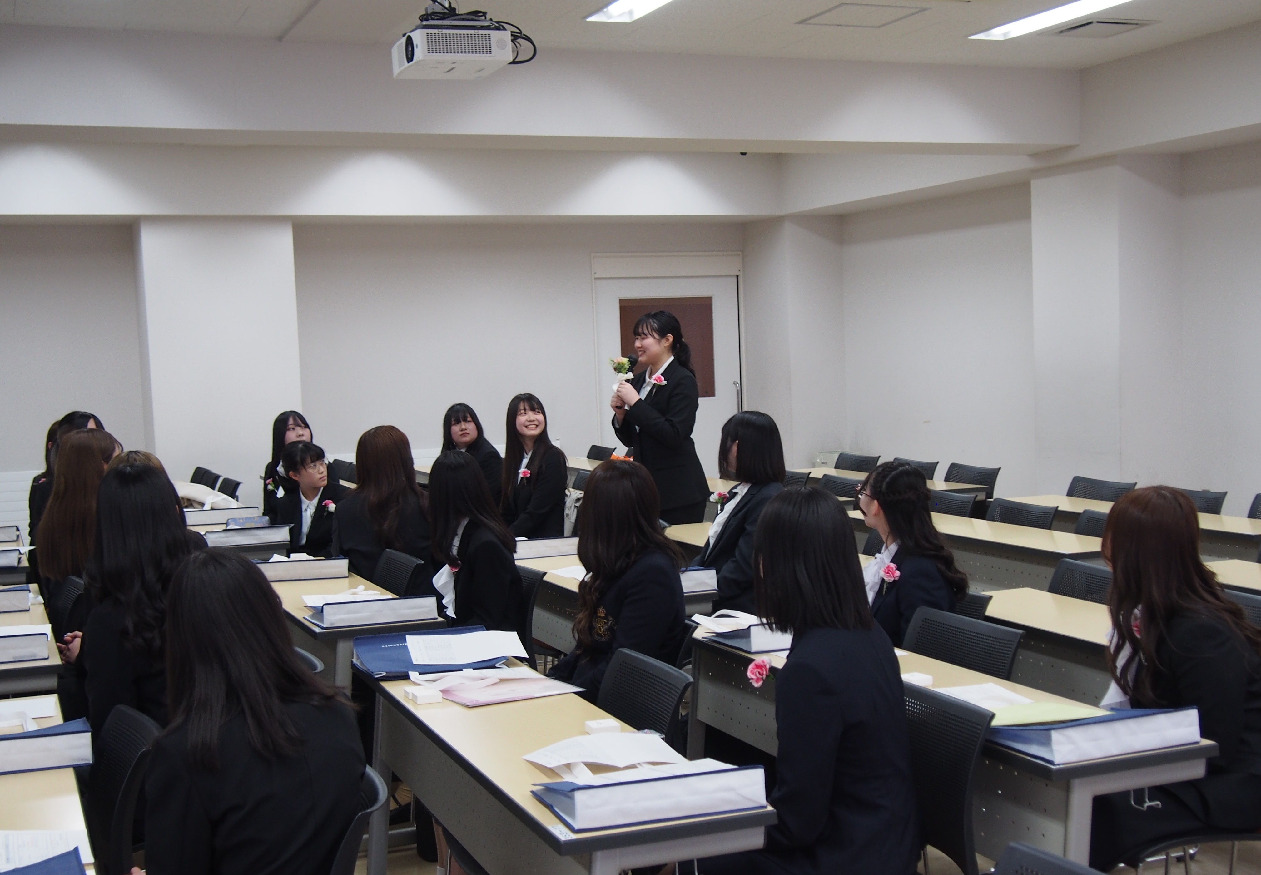 自己紹介の様子