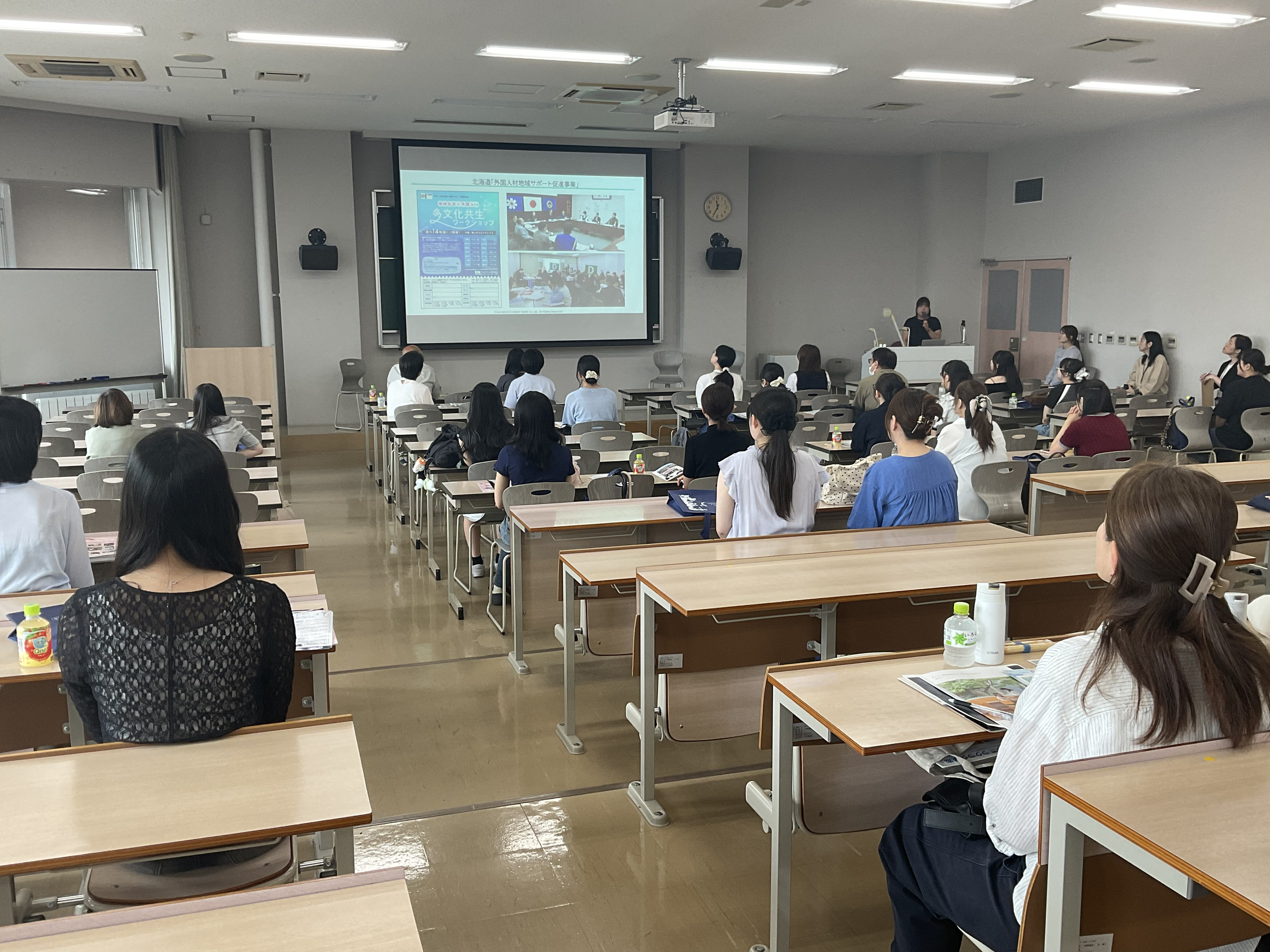 英文_夏OCキャリア紹介1.jpg