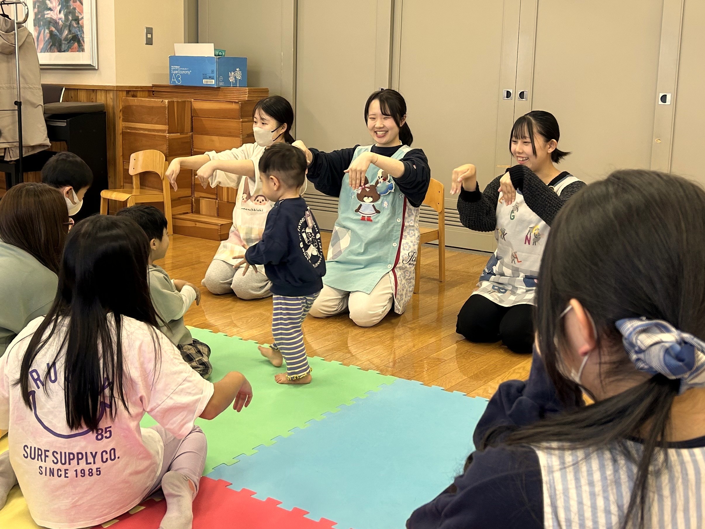 【大学HP】2026年10月お手てつないで②.jpeg